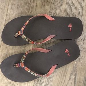 Sanuk Yoga Joy Multicolored flip flops sz 8